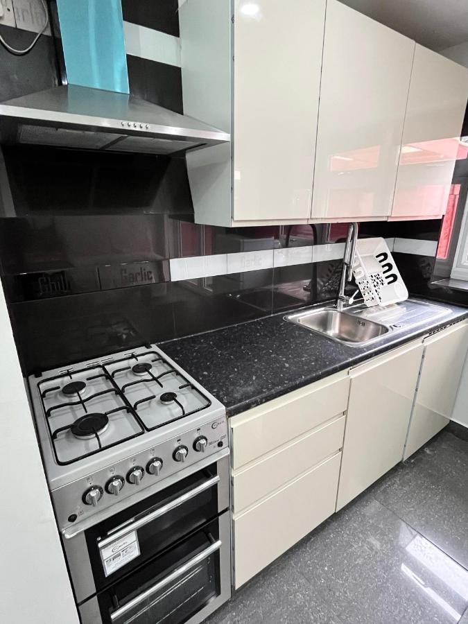 Full Studio Near Heathrow Airport & London 헤이스 외부 사진