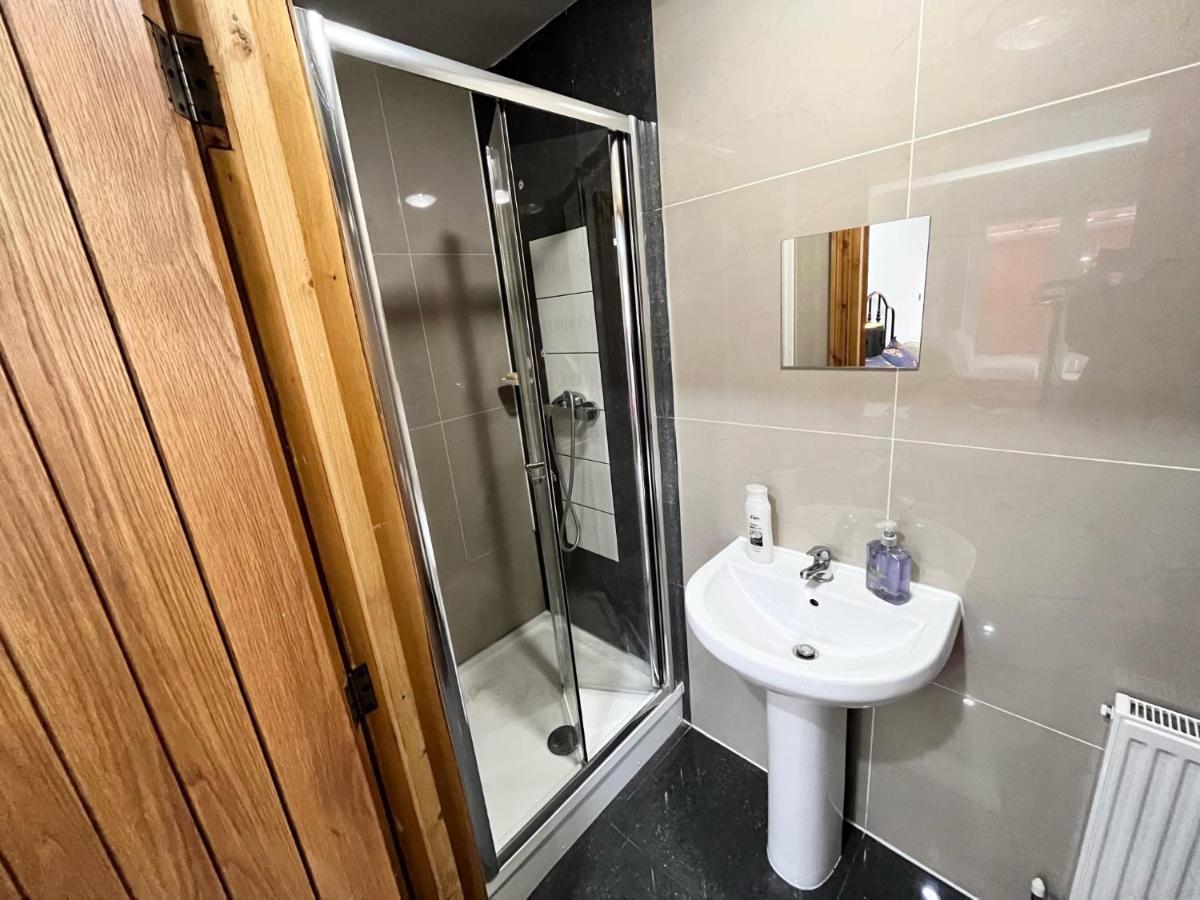 Full Studio Near Heathrow Airport & London 헤이스 외부 사진
